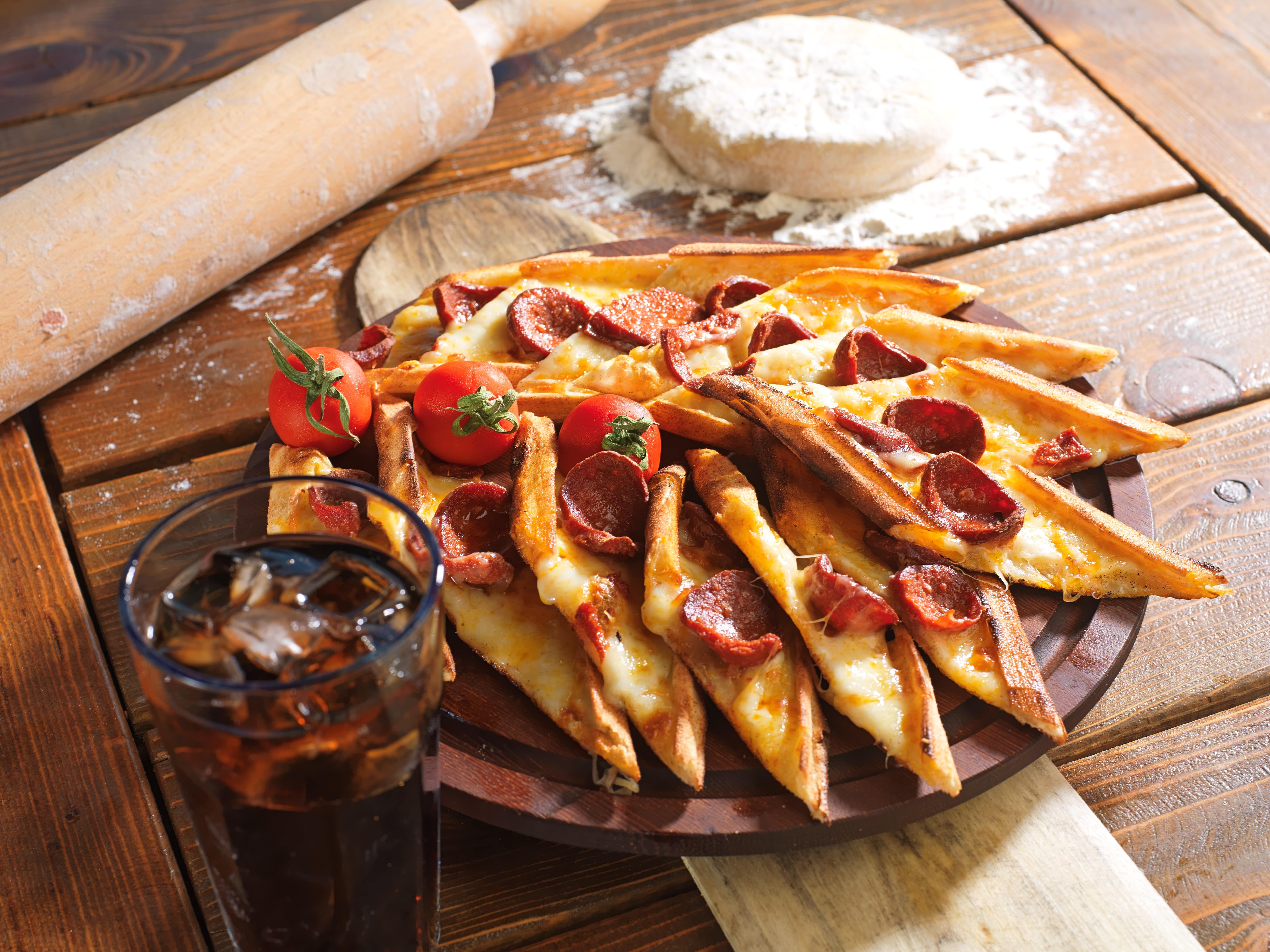 Kaşarlı Sucuklu Pide